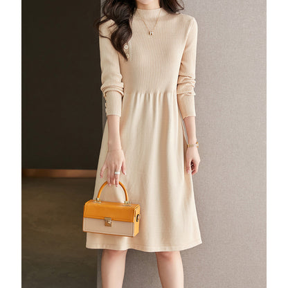Robe en tricot pour femmes avec des détails de boutons élégants et un col rond Chic und Stil