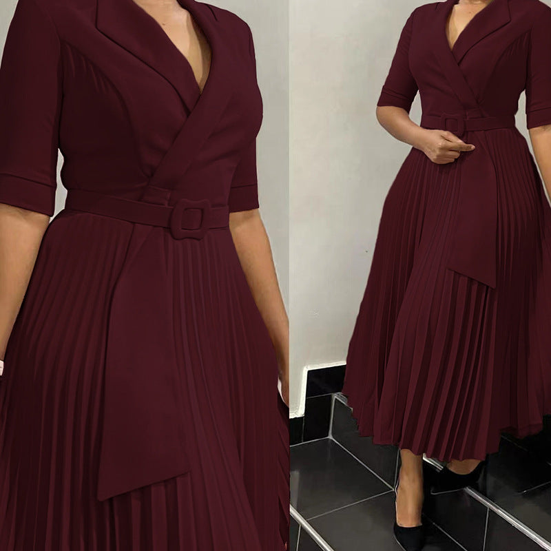 Robe de soirée plissée pour femmes avec design cintré Chic und Stil