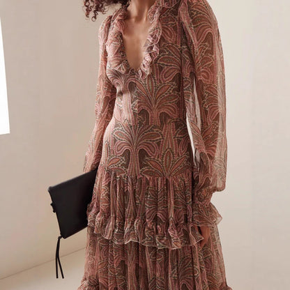 Robe maxi femme avec tissu orné de volants et décolleté en V élégant Chic und Stil