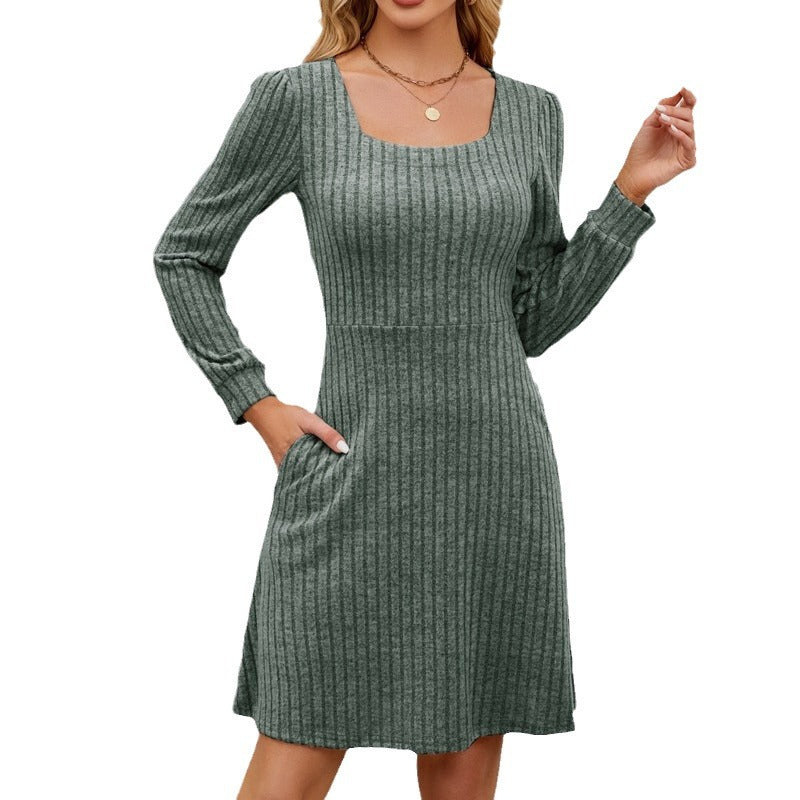 Robe en tricot pour femmes avec décolleté carré et poches Chic und Stil