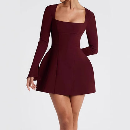 Femmes Robe mini élégante avec décolleté carré et manches évasées Chic und Stil