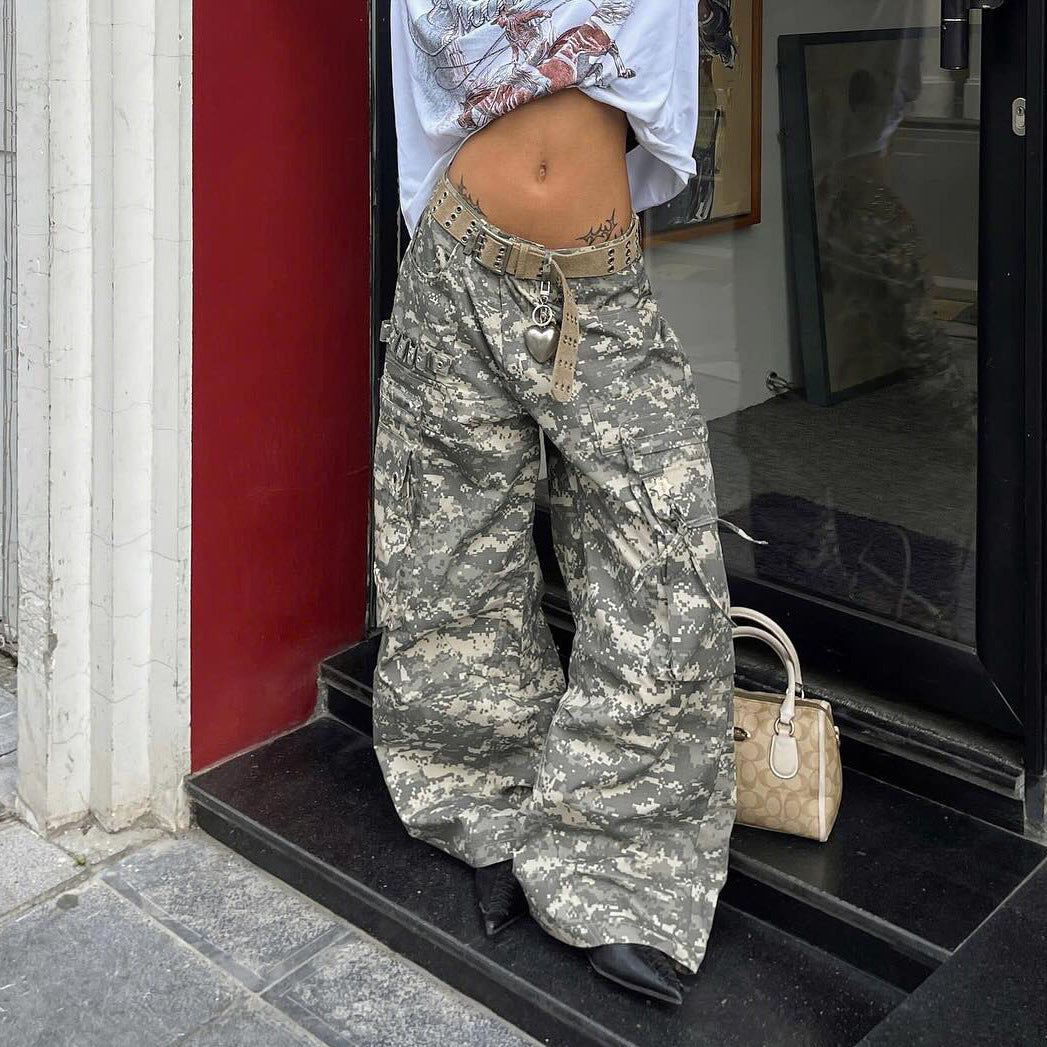 Women Wide cargo pants with practical pockets and refined design Chic and Style