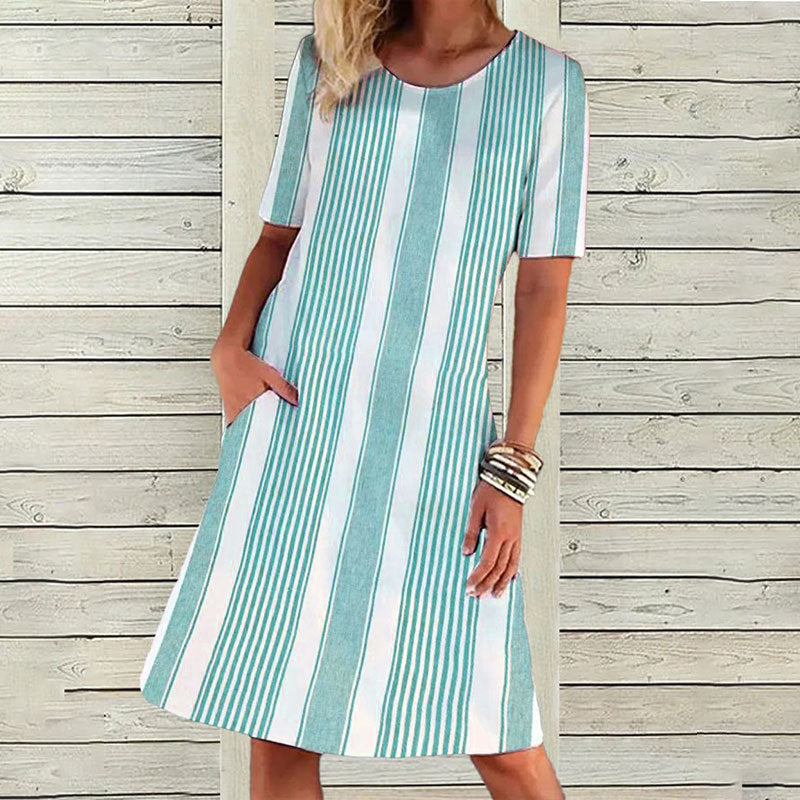 Robe de loisir pour femmes avec un élégant motif à rayures et des poches pratiques Chic und Stil