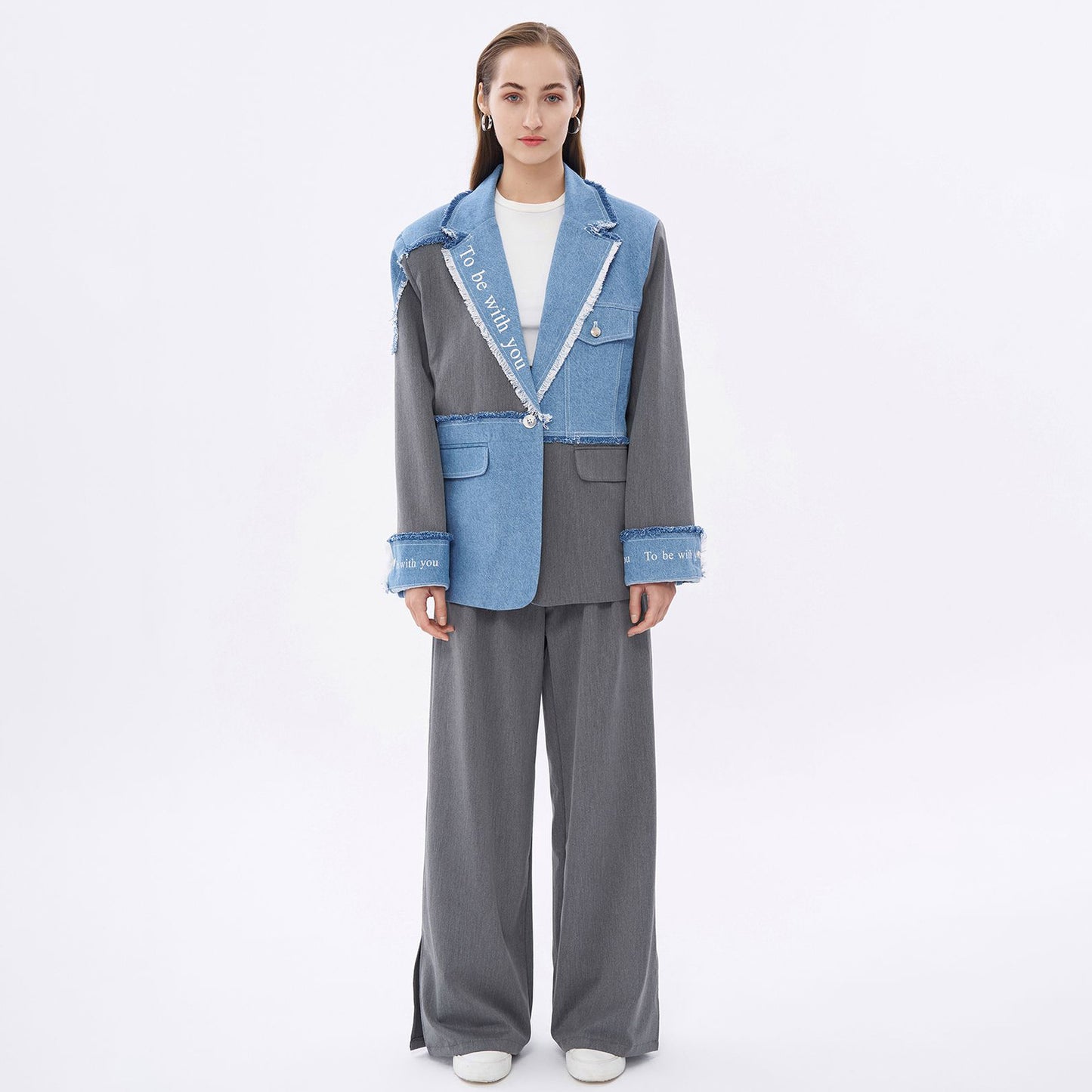 Blazer élégant pour femmes avec des accents en denim décontractés et des détails élégants Chic und Stil