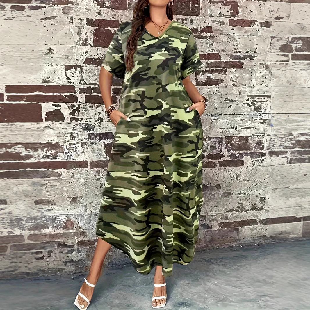 Robe maxi pour femmes avec un design camouflage moderne et des poches pratiques Chic und Stil