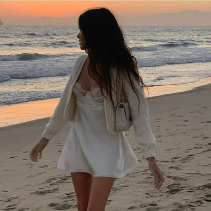 Robe de nuit en satin pour femmes avec de délicates dentelles et une coupe séduisante Chic und Stil