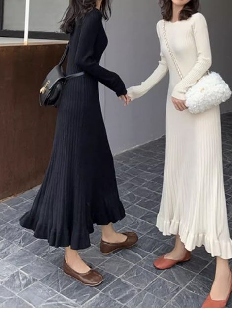 Robe en tricot pour femmes avec ourlet évasé et élégants détails en côtes Chic und Stil