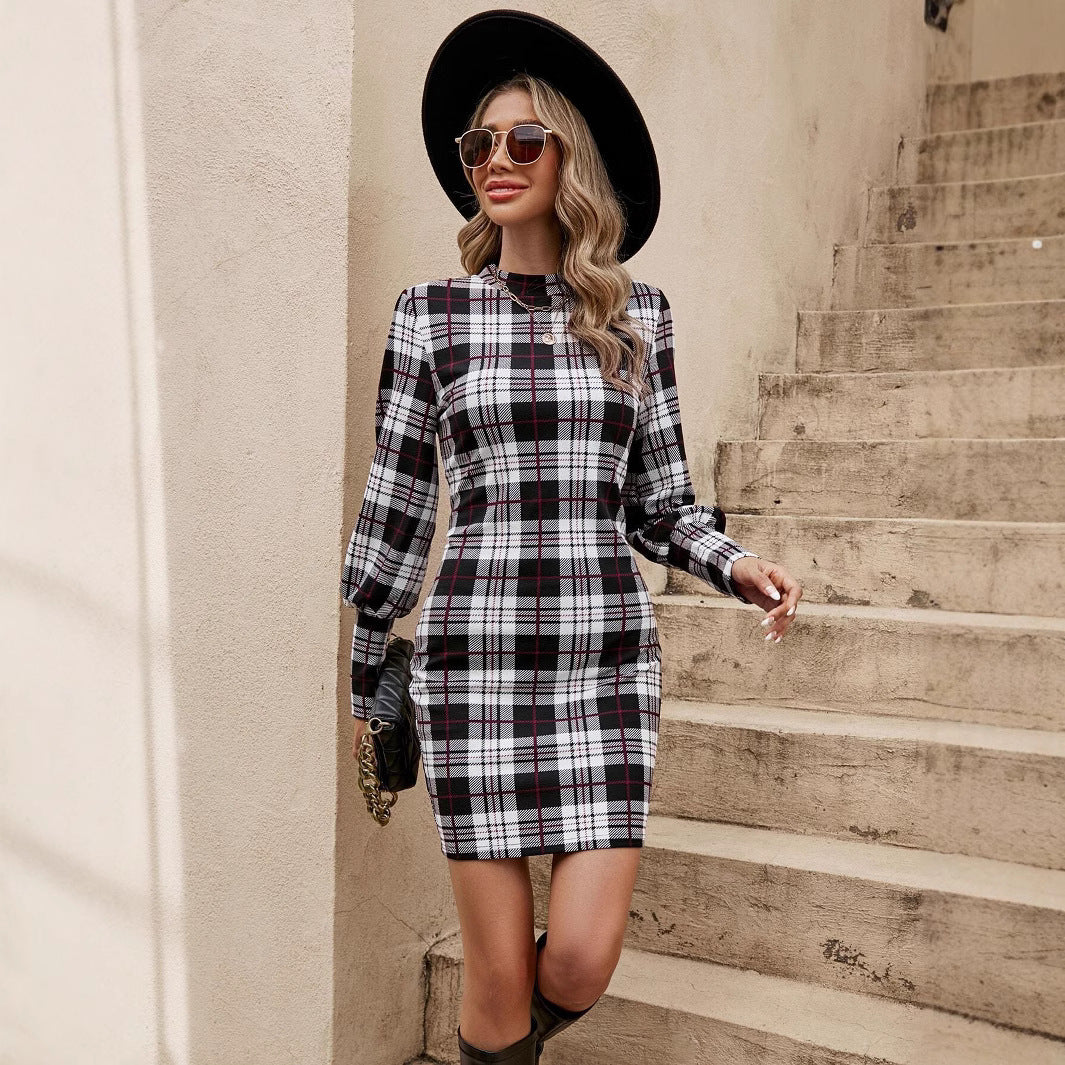 Robe à carreaux ajustée pour femmes avec manches bouffantes Chic und Stil