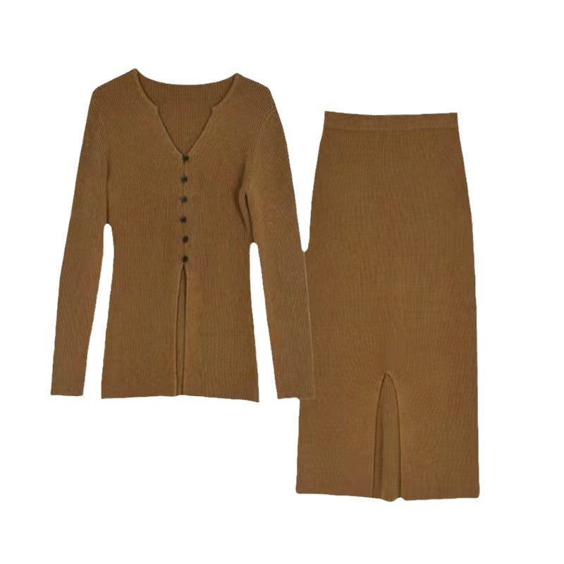 Robe en tricot élégante pour femmes avec une silhouette féminine et un joli décolleté en V Chic und Stil
