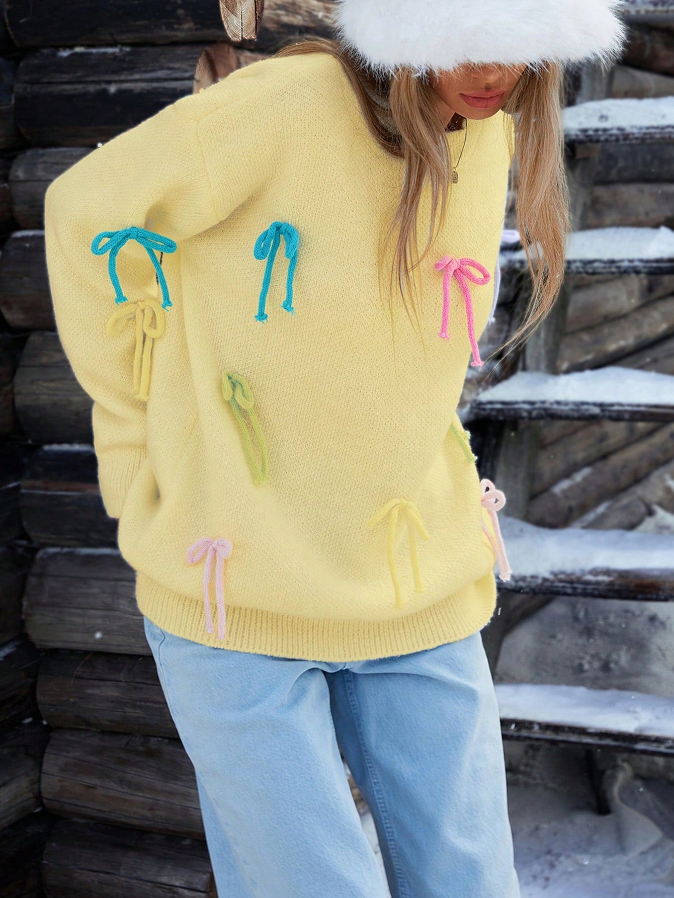 Femme pull en tricot créatif avec des appliqués colorés Chic und Stil