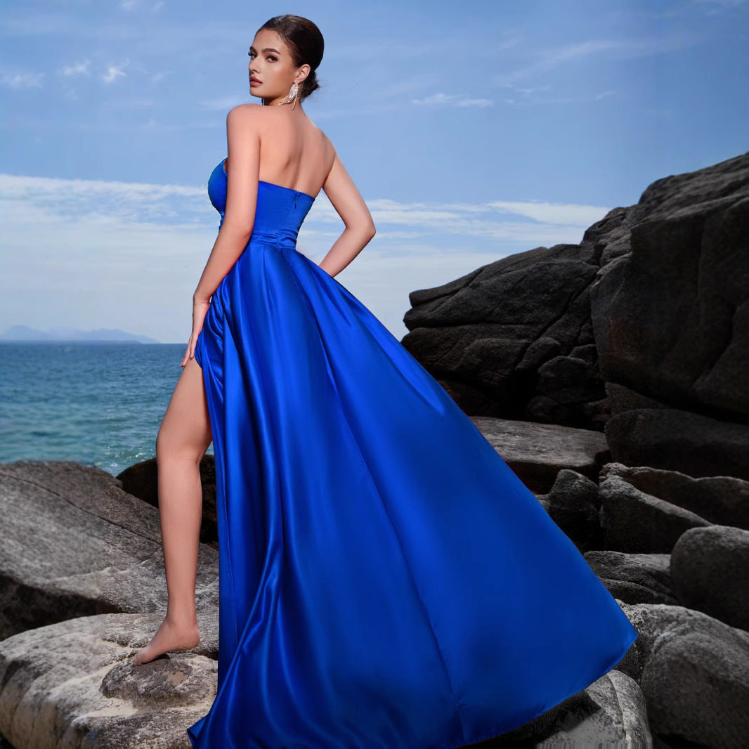 Robe de bal élégante pour femmes avec décolleté profond et grande fente Chic & Stil