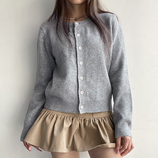 Cardigan douillet pour femmes avec une fine structure tricotée et un design boutonnable Chic und Stil
