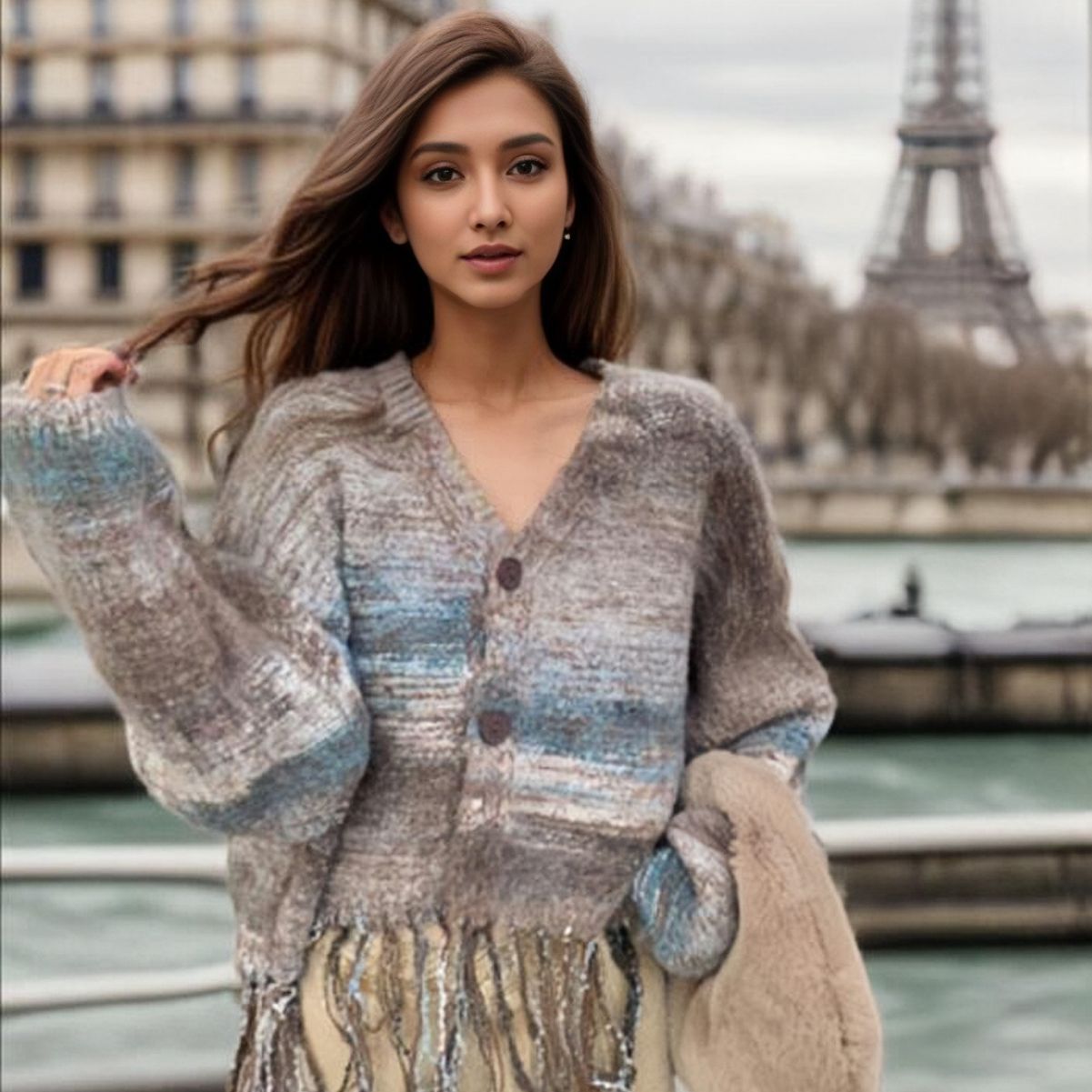 Dames Fransen Cardigan avec décolleté en V Chic und Stil