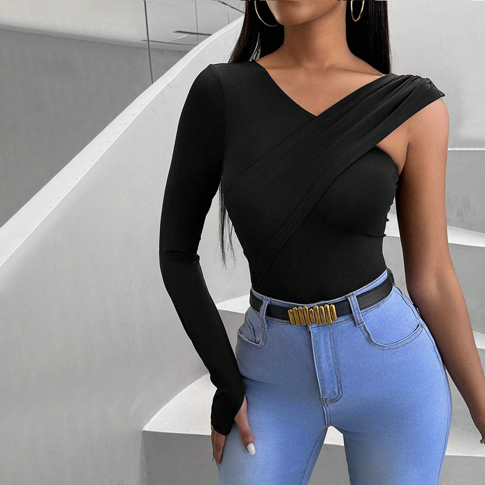 Bodies à manches longues pour femmes avec coupe asymétrique et design élégant en torsion Chic & Stil