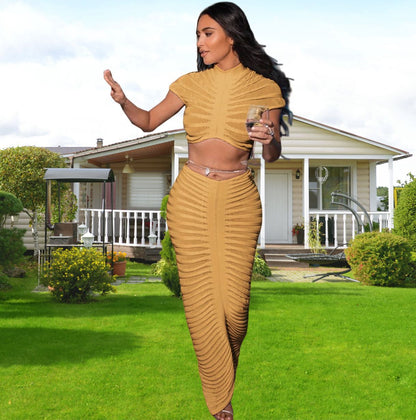 Dames Haut court ajusté et ensemble de jupe Chic und Stil