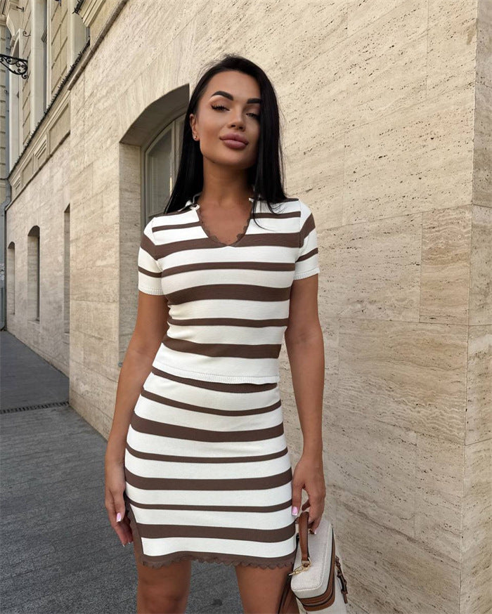 Robe à rayures pour dames à manches courtes et texture côtelée Chic und Stil