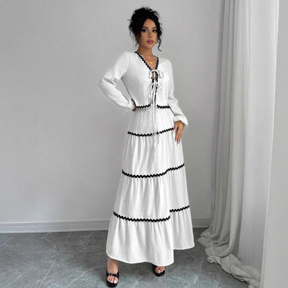 Robe maxi pour femmes avec décolleté à lacets ludique et jupe à volants élégante Chic und Stil