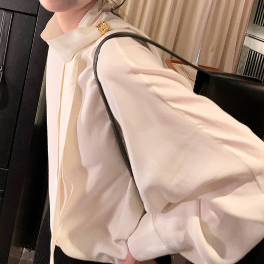 Blouse élégante à nœud papillon Chic und Stil pour femmes