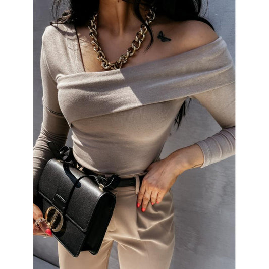 Asymmetrical one-shoulder t-shirt for women Chic und Stil