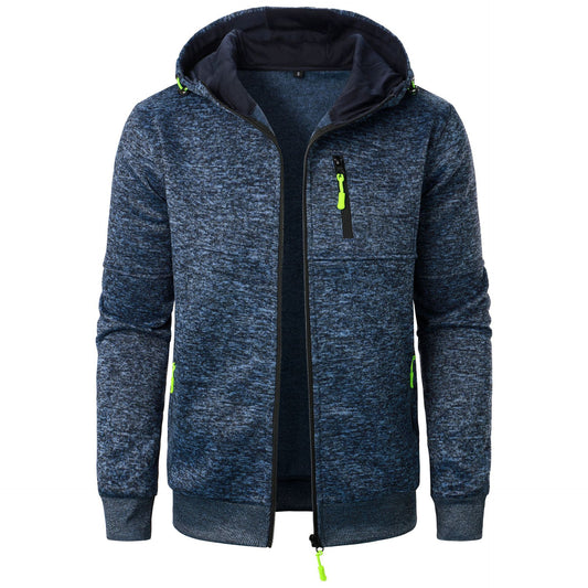 Veste à capuche sportive pour hommes avec un design structurel innovant et des poches pratiques Chic und Stil