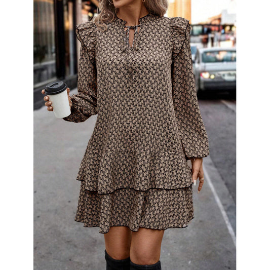 Robe de loisirs pour femmes avec un design romantique à volants et une encolure en forme de clé Chic und Stil