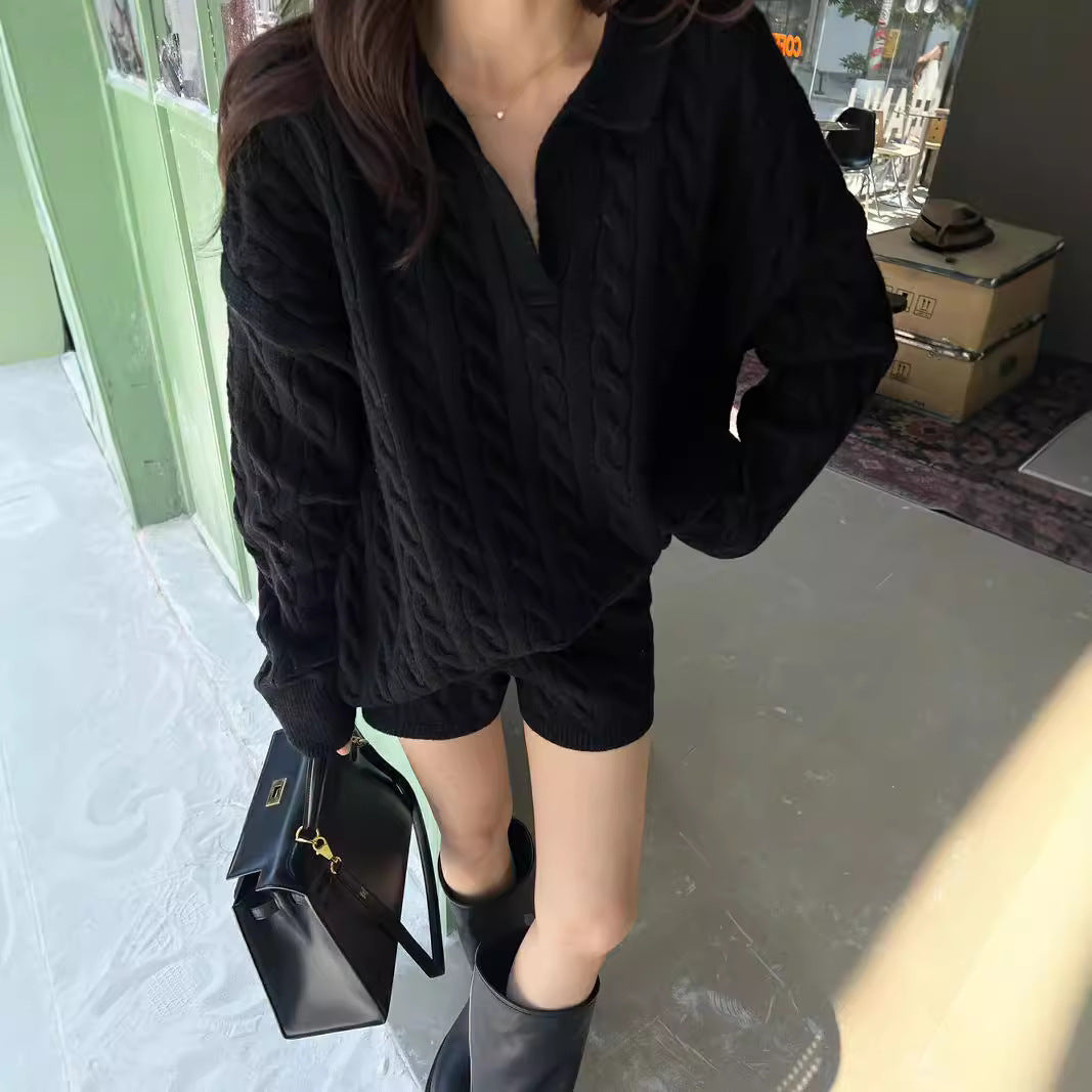 Pull en tricot pour femmes avec motif en torsade tendance et décolleté V profond Chic und Stil
