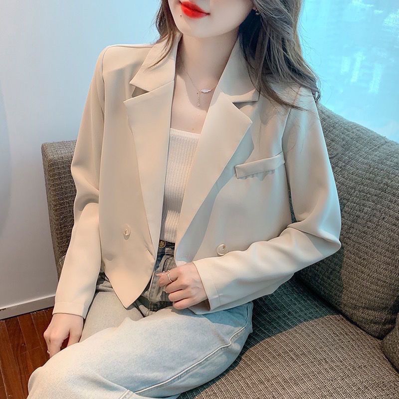 Veste courte élégante pour femmes avec patte de boutonnage double Chic & Stil