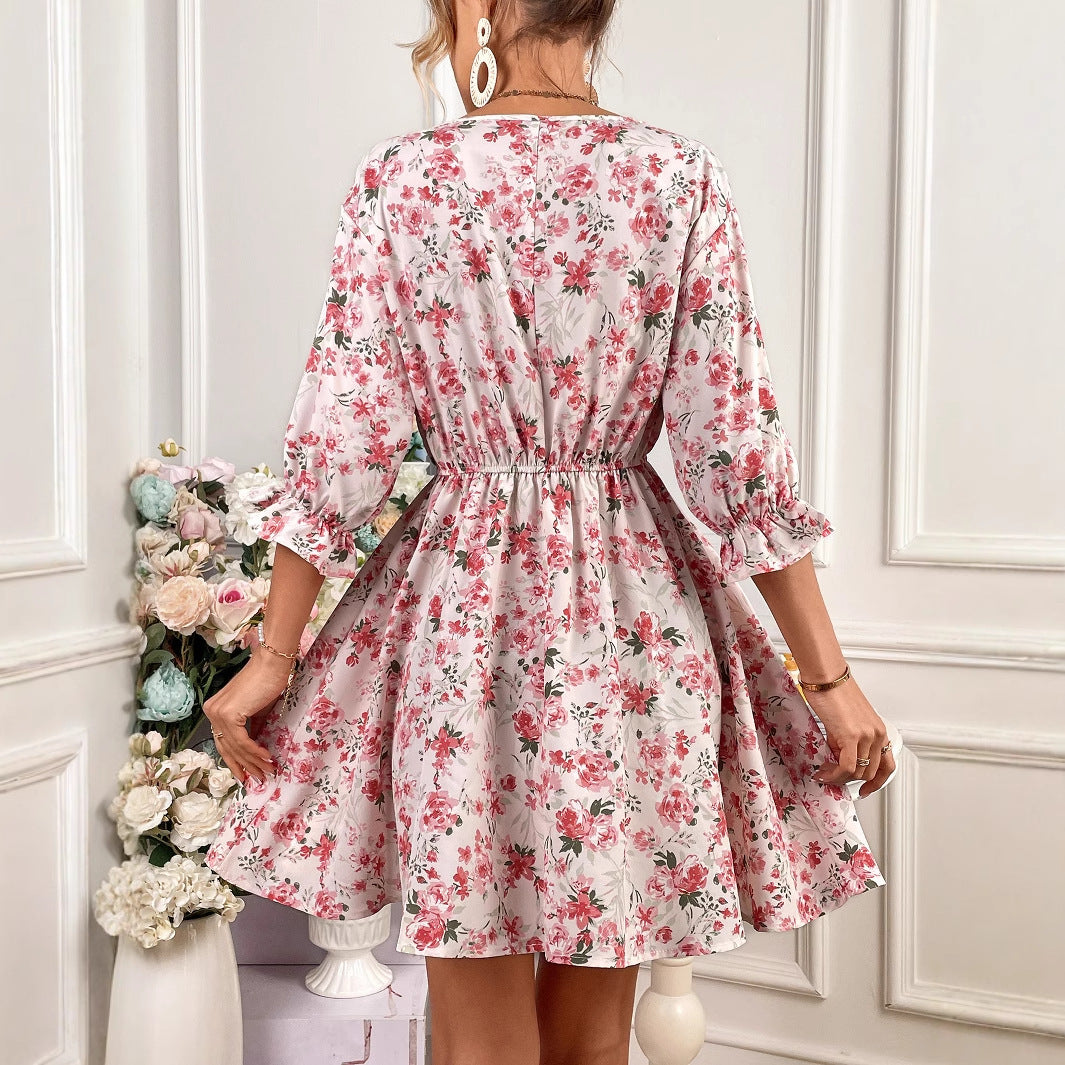 Robe d'été pour femmes avec design floral et taille élastique Chic und Stil