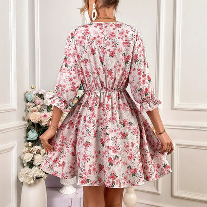Robe d'été pour femmes avec design floral et taille élastique Chic und Stil