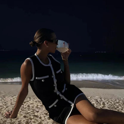 Femmes Robe sans manches élégante avec des boutons décoratifs et des détails contrastés Chic und Stil