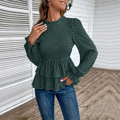 Chemisier pour femmes avec des détails froncés extravagants et un motif à pois Chic und Stil