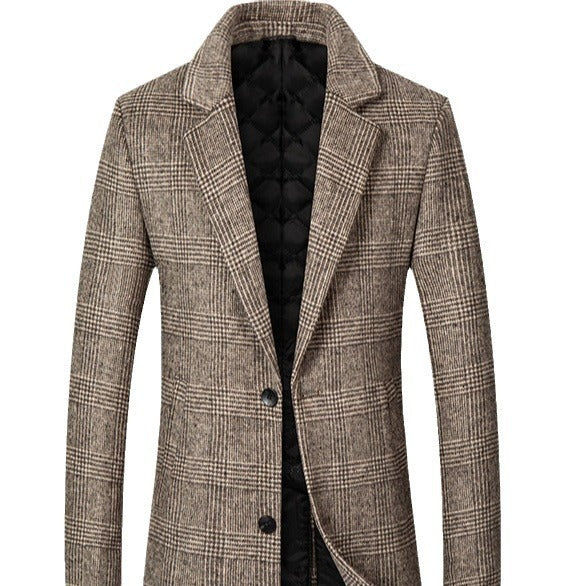Elegant classic checkered coat for men with double row of buttons Chic und Stil