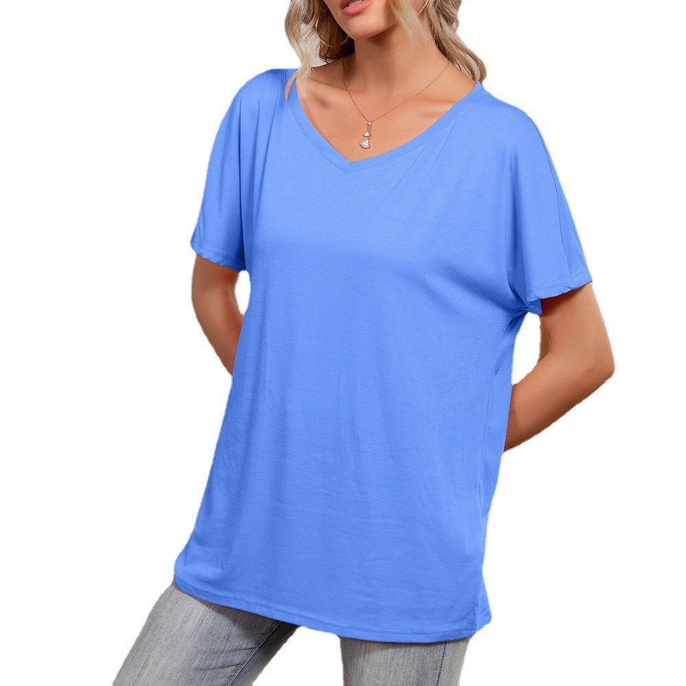 Asymmetrical oversized t-shirt for women with relaxed fit Chic und Stil