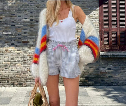 Shorts pour femmes à la mode avec taille élastique et motif rayé Chic und Stil