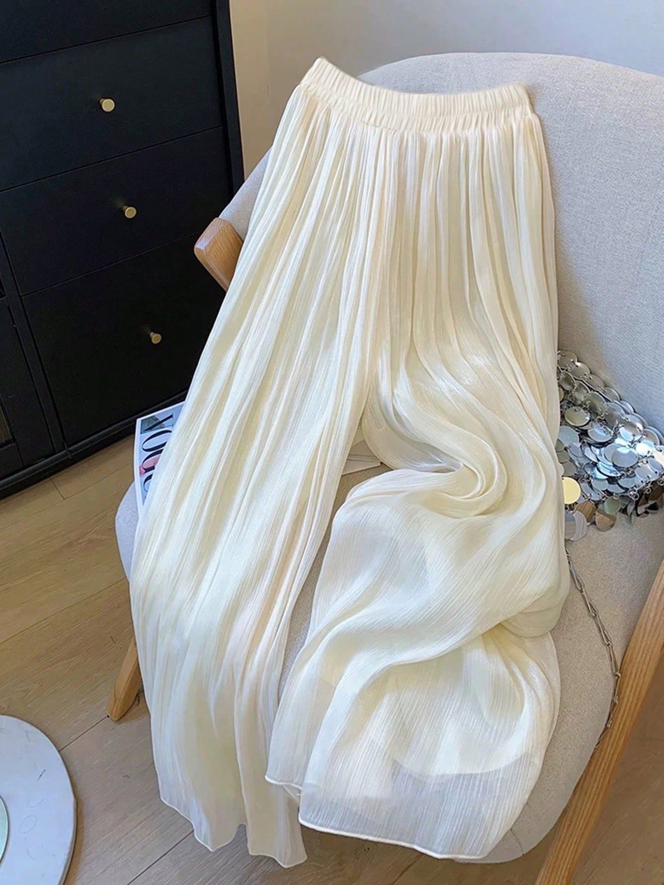 Wide pleated pants for women with elastic waistband Chic und Stil