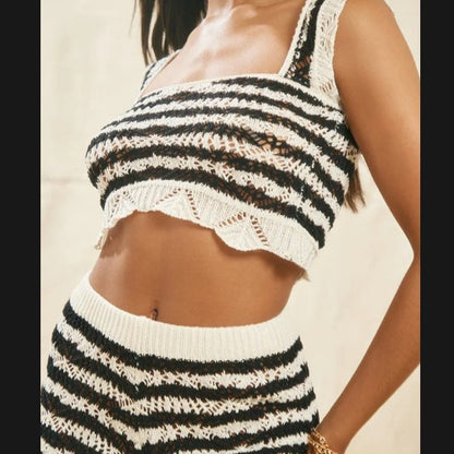 Top court en tricot pour femmes avec ensemble de shorts assorti Chic und Stil