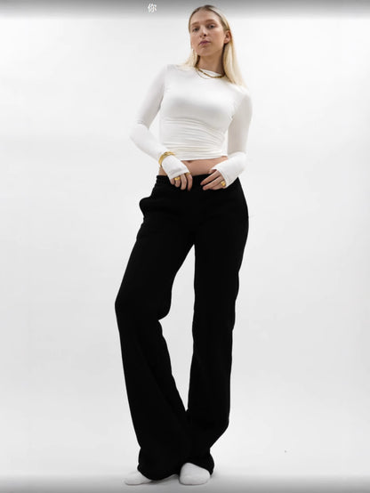 Fitted long sleeve T-shirt set for women and comfortable jogger pants Chic und Stil