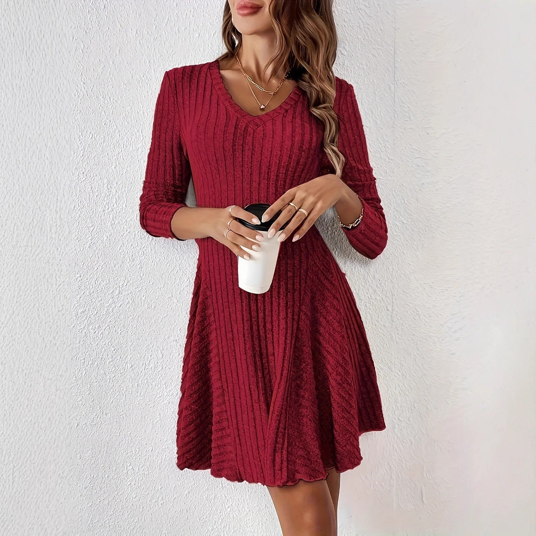 Robe en tricot pour femmes avec décolleté en V et détails volants Chic und Stil