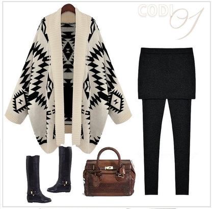 Poncho en tricot pour femmes avec un motif géométrique frappant Chic und Stil