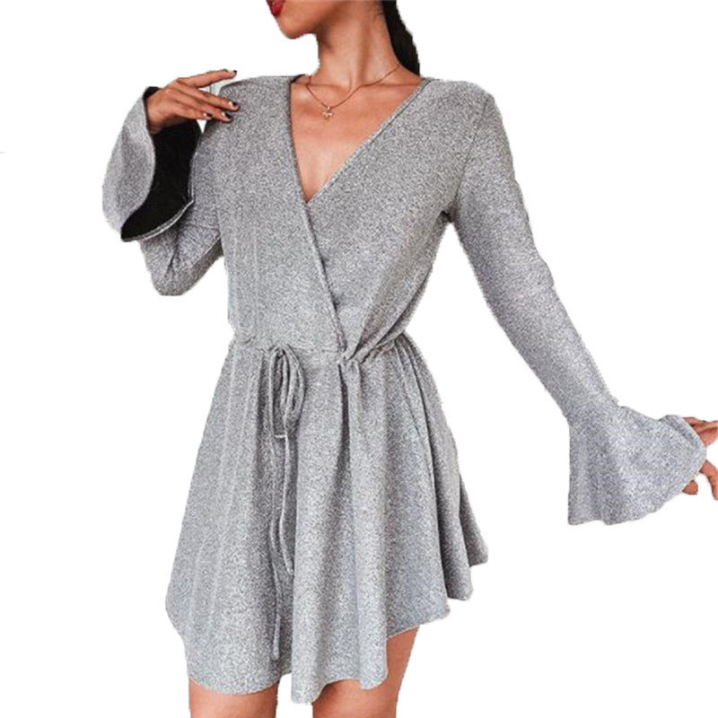 Robe portefeuille féminine avec un élégant décolleté en V et des manches larges Chic und Stil