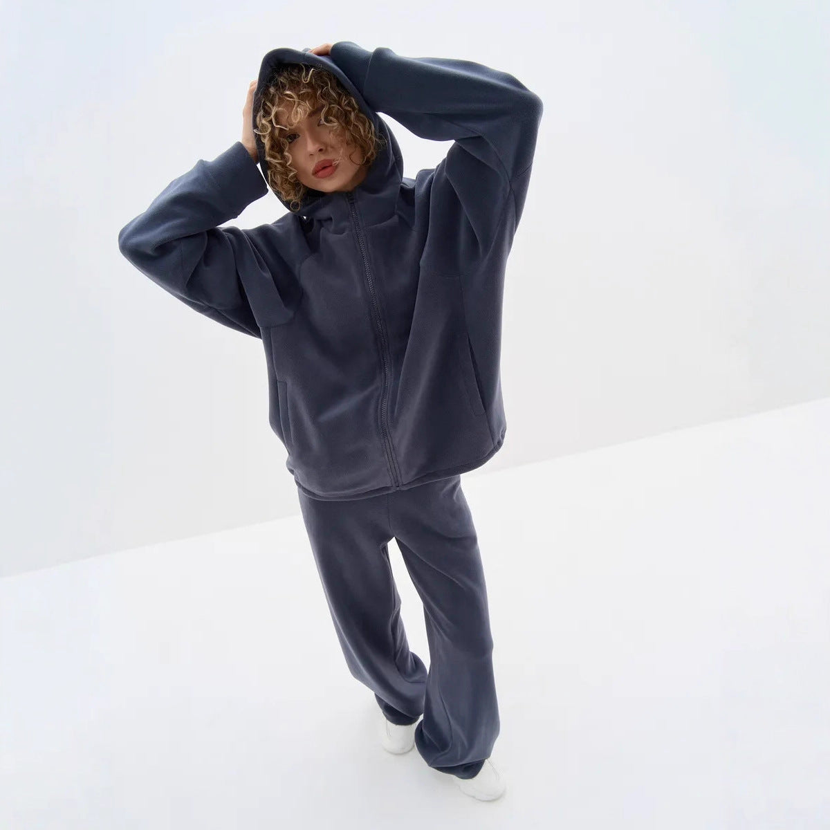 Dame Veste en polaire avec haute fermeture éclair et manches larges Chic und Stil