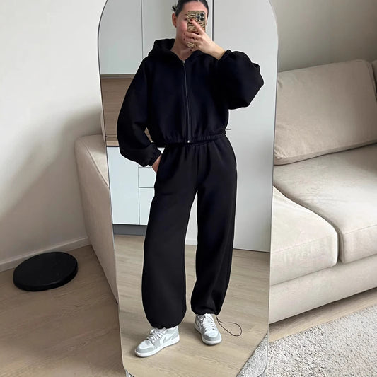 Casual sweatshirt set for women and wide jogger pants Chic and Style