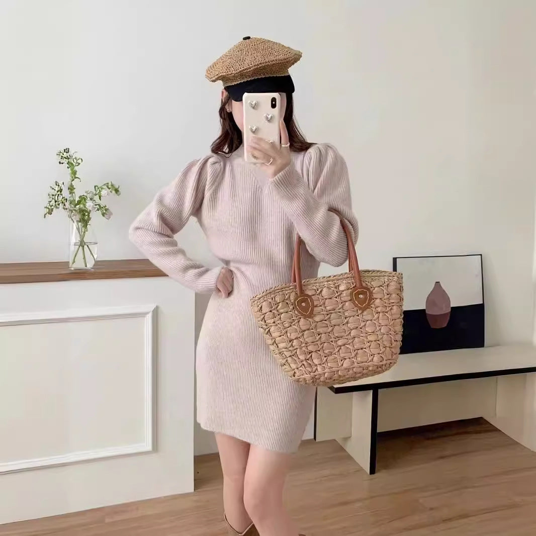 Robe en tricot élégante pour femmes avec silhouette ajustée et manches bouffantes Chic und Stil