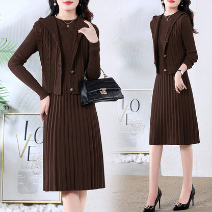 Robe en tricot élégante pour femmes avec grand col et détails de boutons Chic und Stil