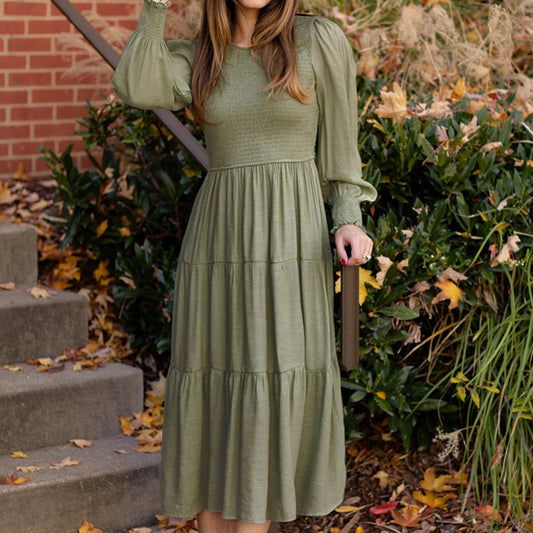 Robe midi pour femmes avec des manches ballon et un détail en volants Chic und Stil