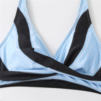 Women's triangle bikini set with modern wrapped cut and elastic waist Chic und Stil