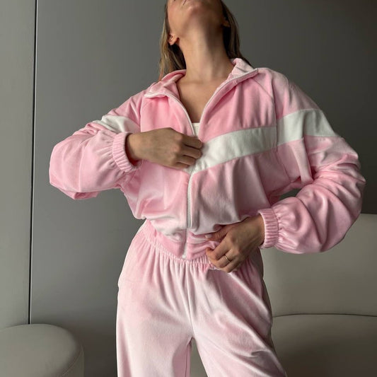 Combinaison de lounge sportive pour femmes avec col haut et cordon de taille élastique Chic und Stil