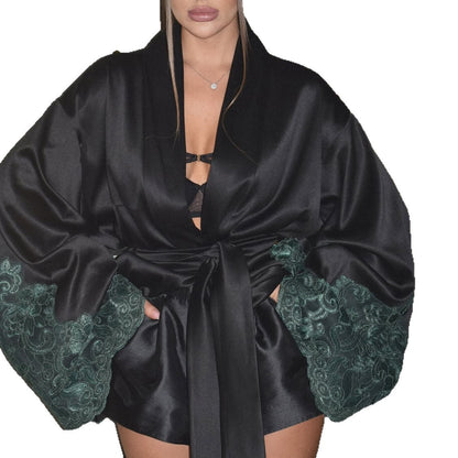 Satin robe for women with elegant lace inserts Chic und Stil