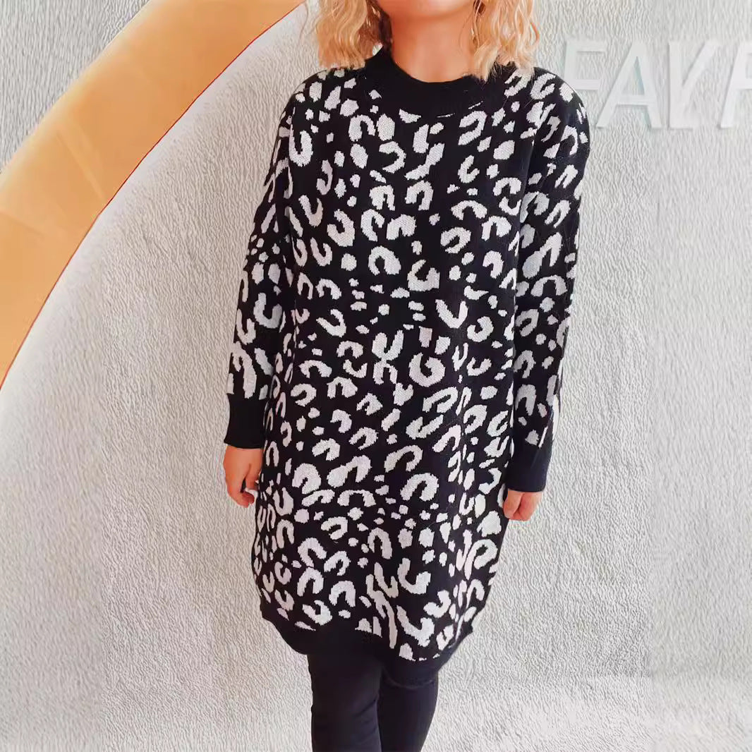 Robe en grosse maille pour dames avec un motif léopard moderne Chic und Stil