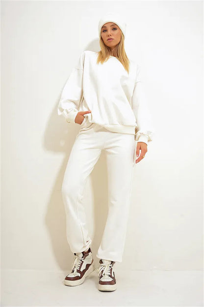 Casual set for women with loose top and comfortable pants Chic and Style